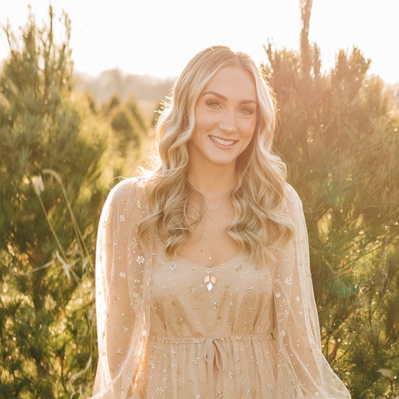 Meet your Posher, Brittney - Picture 1 of 1